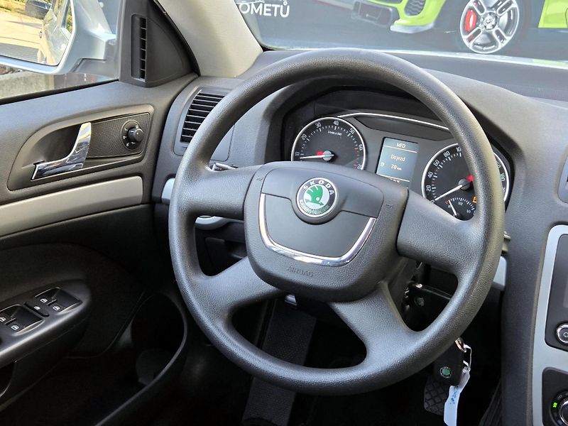Škoda Octavia 1,2TSi Amb. *SERV.KNÍŽKA*      - fotka 29 z 39