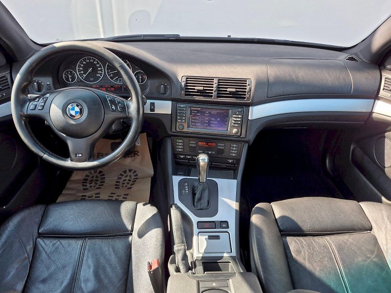 BMW Řada 5 (1996) 540i 210kW - fotka 5 z 23