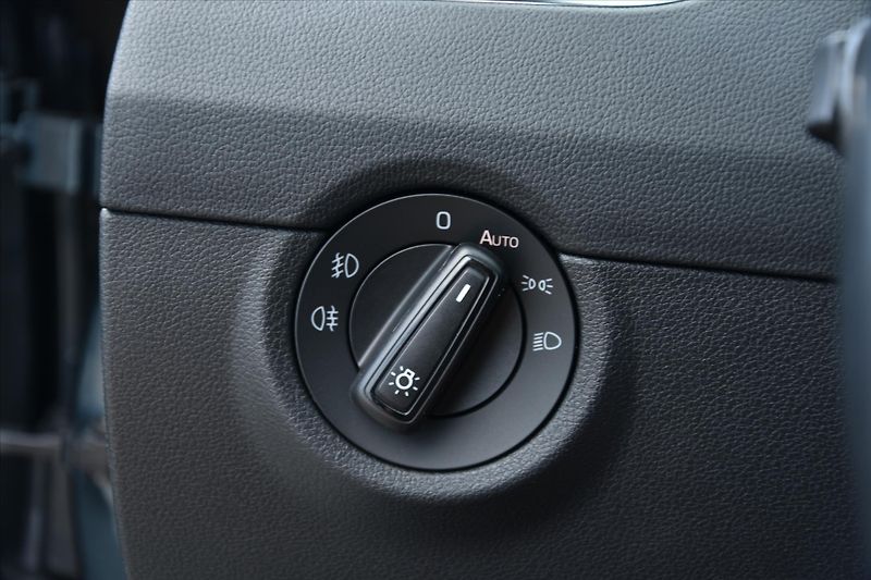 Škoda Octavia 1.6 TDI 85kW DSG STYLE ČR - fotka 19 z 24