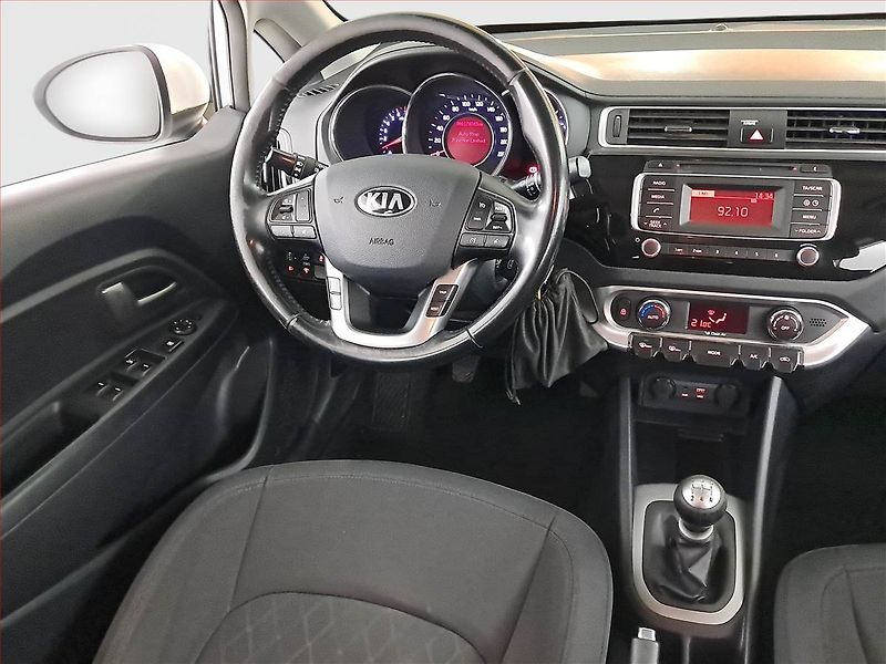 Kia Rio (2015) 1.25 CVVT, Tempomat - fotka 7 z 18