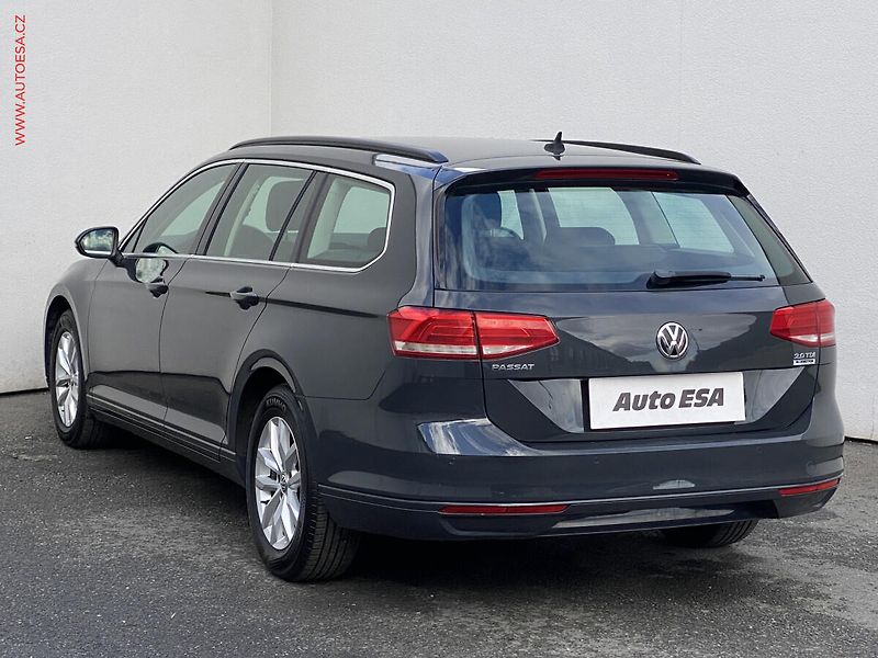 Volkswagen Passat (2015) 2.0 TDi, Comfortline, navi - fotka 6 z 18