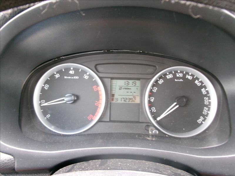 Škoda Fabia 1,4 i 63kw Klima,ESP,po STK - fotka 12 z 29