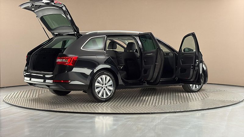 Škoda Superb 2.0 TDI DSG Style Combi - fotka 6 z 27