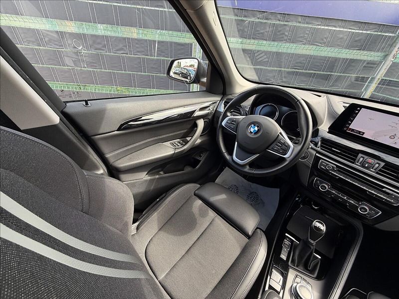 BMW X1 18d xDrive SportLine Head-up - fotka 9 z 23