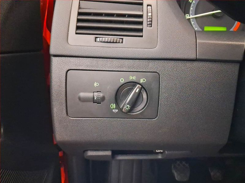 Škoda Fabia (2007) Ambiente 1.4 16V, Serv.kniha - fotka 16 z 16