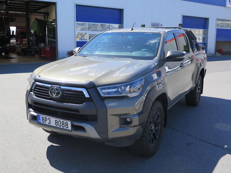 Toyota Hilux INVINCIBLE Aut. - fotka 1 z 24