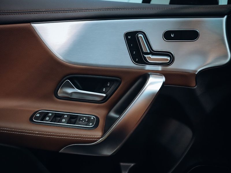 Mercedes-Benz Třídy A A 35 AMG 4MATIC - fotka 16 z 25