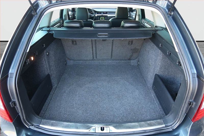 Škoda Superb (2014) 2.0 TDI, Navi, Xenony - fotka 14 z 19