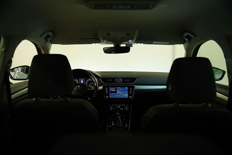 Škoda Superb - fotka 27 z 30