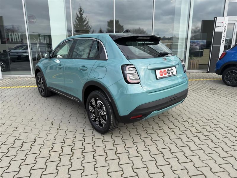 Fiat 600 (2024) 1,2 Turbo Hybrid 110k eDCT - fotka 4 z 14