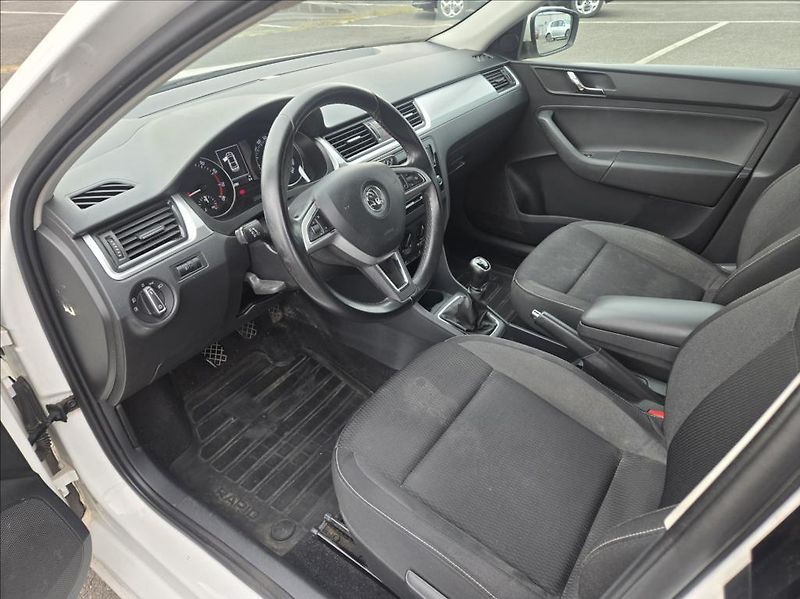 Škoda Rapid 1,2 TSI  AMBIENTE - fotka 9 z 23