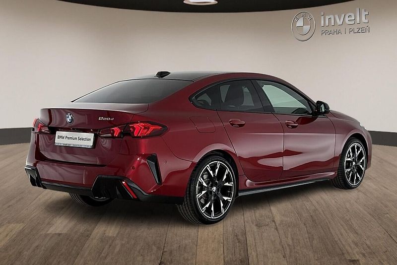BMW Řada 2 220d Gran Coupe - fotka 3 z 24
