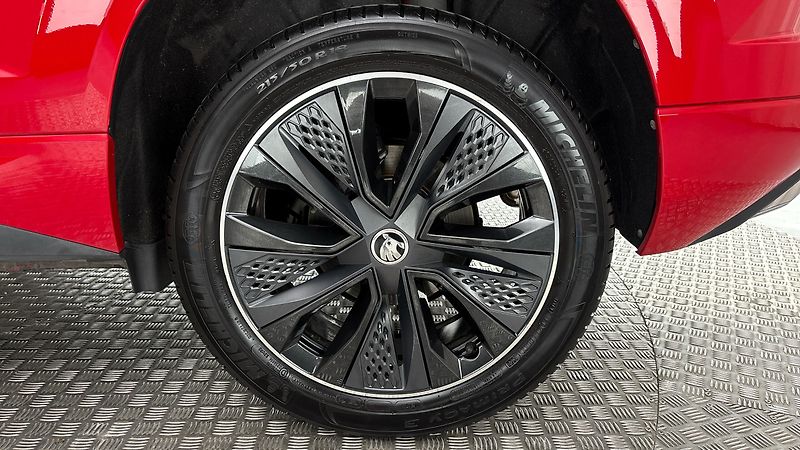 Škoda Karoq 1.5 TSI DSG Sportline - fotka 19 z 26