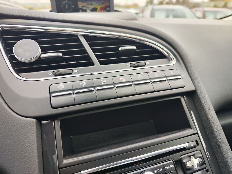 Peugeot 5008 2.0 HDI/110kW Allure - fotka 22 z 35