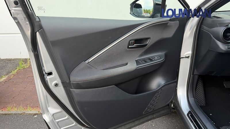 Toyota C-HR 2.0 PHEV Style - fotka 14 z 25