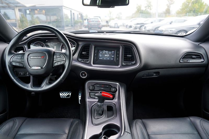 Dodge Challenger 3.6 V6 SXT Plus/kůže/automat - fotka 23 z 35