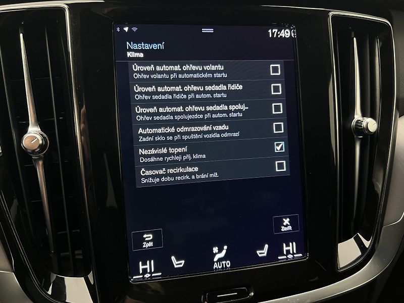 Volvo V60 B4 MOMENTUM AUT  - fotka 36 z 42