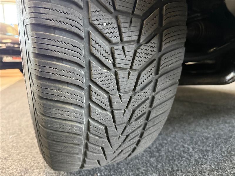 Ford Ranger 3,2 Limited,1maj,man,po servis - fotka 29 z 34