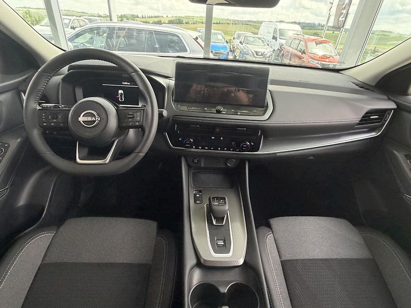 Nissan Qashqai (2026) N-Connecta 158k,AT,CCS karta!! - fotka 6 z 16