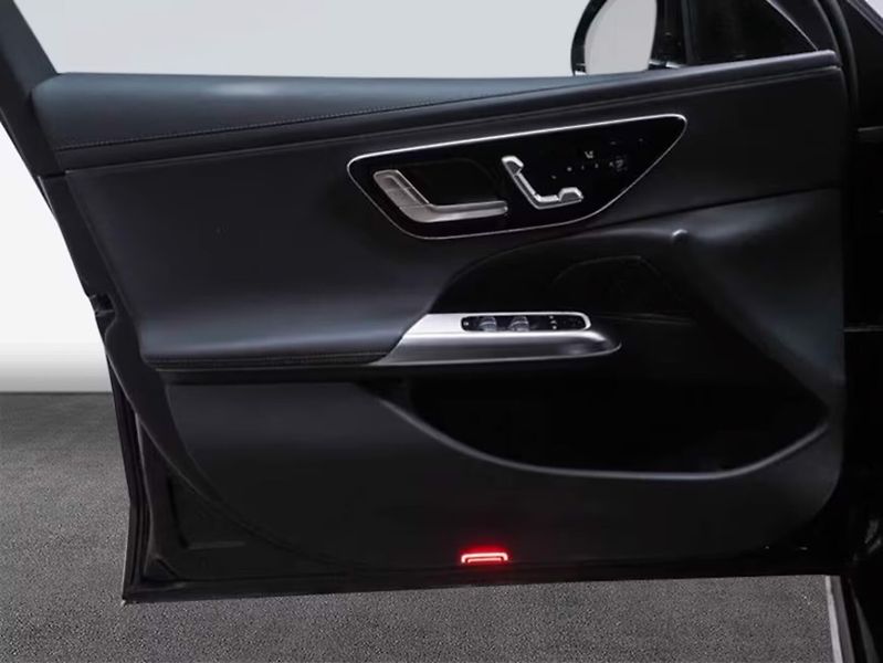 Mercedes-Benz Třídy E 220d AMG Advanced+ DISTRO DIGI - fotka 7 z 9