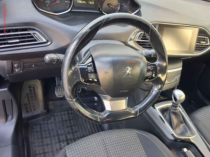 Peugeot 308 (2018) 1.5HDi, ČR, Navi, AC - fotka 12 z 18