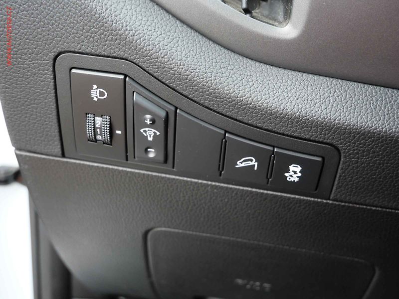 Kia Sportage (2013) 1.6 GDi, ČR - fotka 17 z 21