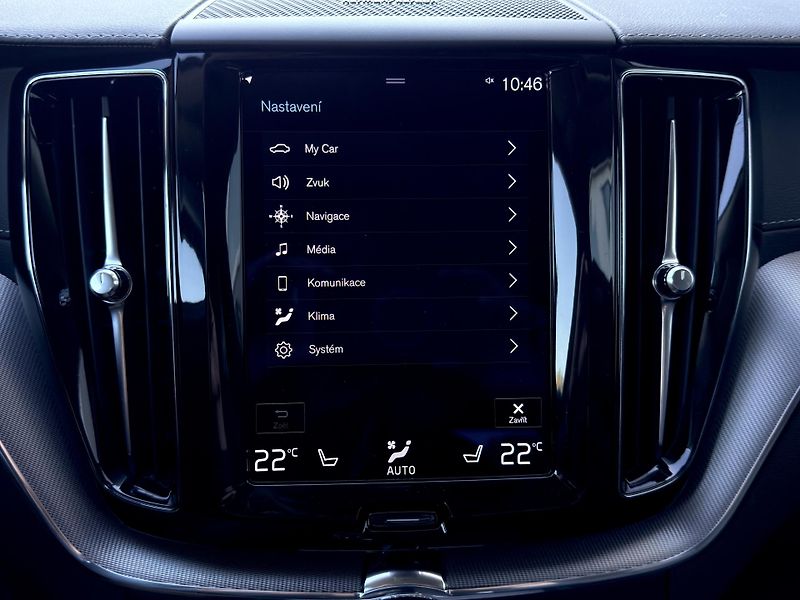 Volvo XC60 B4 AWD INSCRIP. // nezáv. top. - fotka 37 z 48