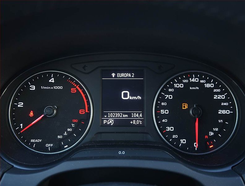 Audi A3 (2019) Attraction 2.0 TDI, 4X4 - fotka 11 z 17