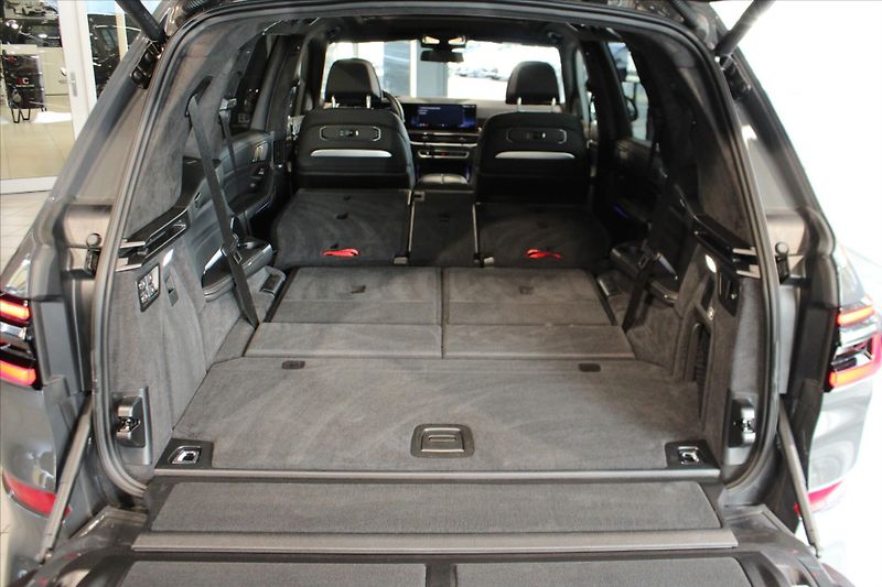 BMW X7 xDrive40d M Sport DAProf/ExDrP - fotka 38 z 43