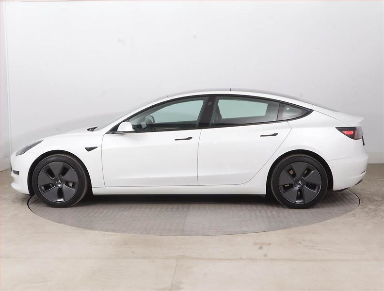 Tesla Model 3 (2022) Standard Range LFP, SoH 92% - fotka 3 z 20