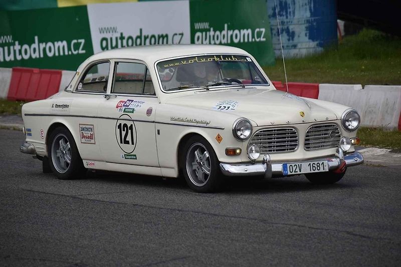Akce Sosnová Classic hostila letos stovky pozoruhodných sportovních strojů.