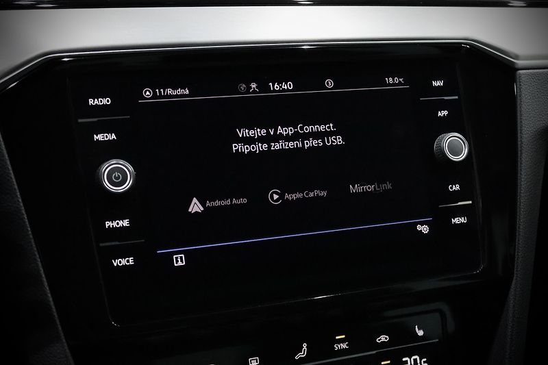 Volkswagen Passat B8 Facelift 1.5 TSI 110 kW DSG - fotka 28 z 36