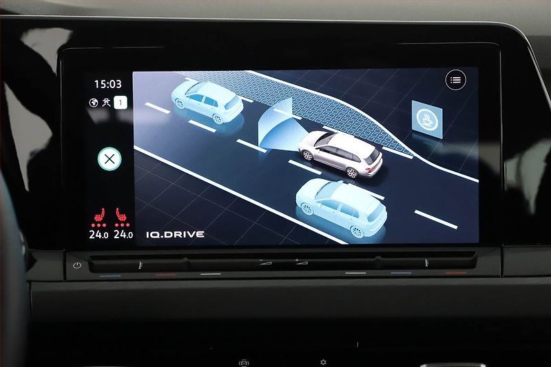 Volkswagen Golf (2023) Style 1.5 TSI - fotka 16 z 20