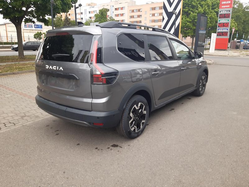 Dacia Jogger (2026) Journey hybrid 155 7 míst - fotka 4 z 19