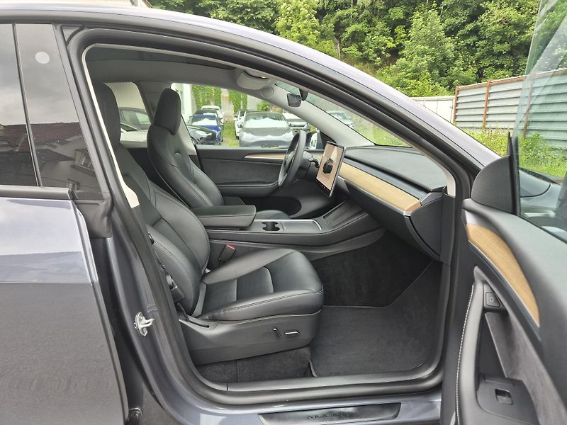 Tesla Model Y LONGE RANGE DUAL MOTOR SOH 87% - fotka 16 z 50