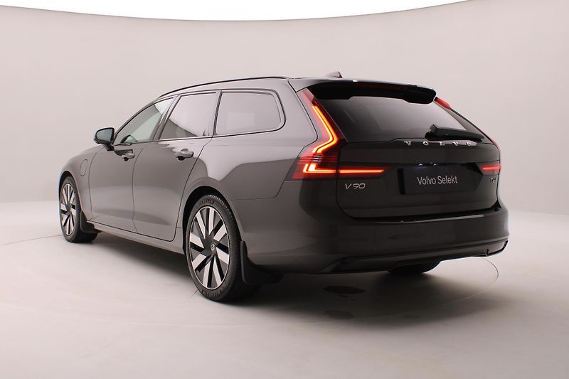 Volvo V90 T6 AWD PLUG-IN PLUS DARK TAŽNÉ - fotka 11 z 53