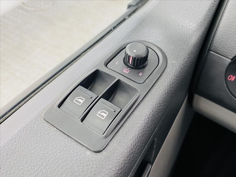 Volkswagen Transporter 2,0 TDI 75kW 9Míst - fotka 12 z 20