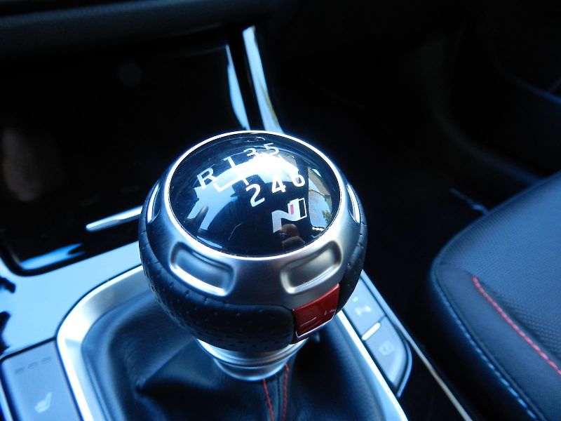 Hyundai i30 N-LINE FL 1.5 T-GDI 103 kW DPH - fotka 27 z 29