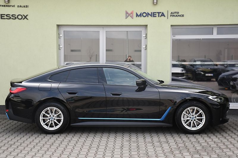 BMW i4 eDrive35 3L-ZÁRUKA  9tis.KM 1M - fotka 12 z 42