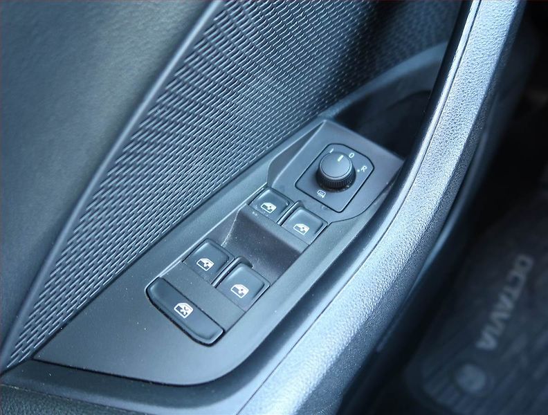 Škoda Octavia (2022) Ambition 2.0 TDI, ČR,1.maj - fotka 18 z 22