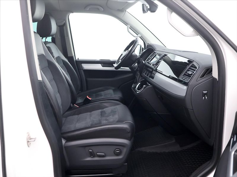 Volkswagen Multivan 2,0 TDI 150kW Highline DSG 4x4 - fotka 12 z 36