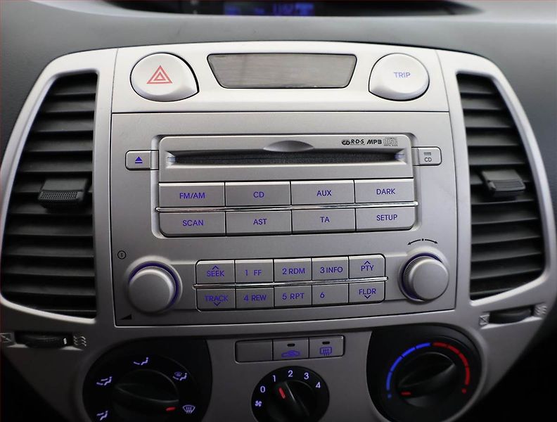 Hyundai i20 (2010) 1.2, v dobrém stavu - fotka 11 z 15