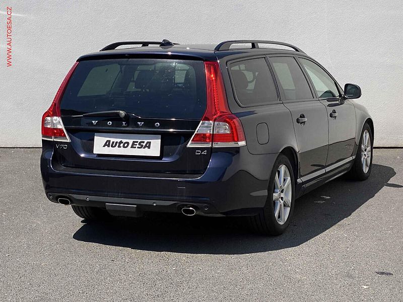 Volvo V70 (2015) 2.0 D4, Bixen, navi, kůže - fotka 4 z 20