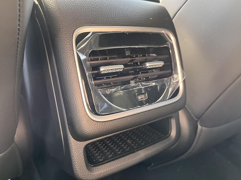 Chery Tiggo 7 (2026) 1,6 UNIQUE 4x4 VÝPRODEJ! - fotka 19 z 36