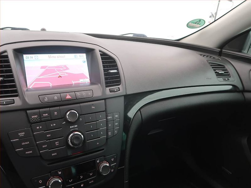 Opel Insignia (2012) 2.0 CDTI, Navi, Xenony - fotka 10 z 16