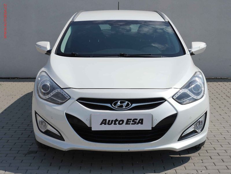 Hyundai i40 (2012) 1.7CRDI, ČR, AC, výhřev sed. - fotka 2 z 20