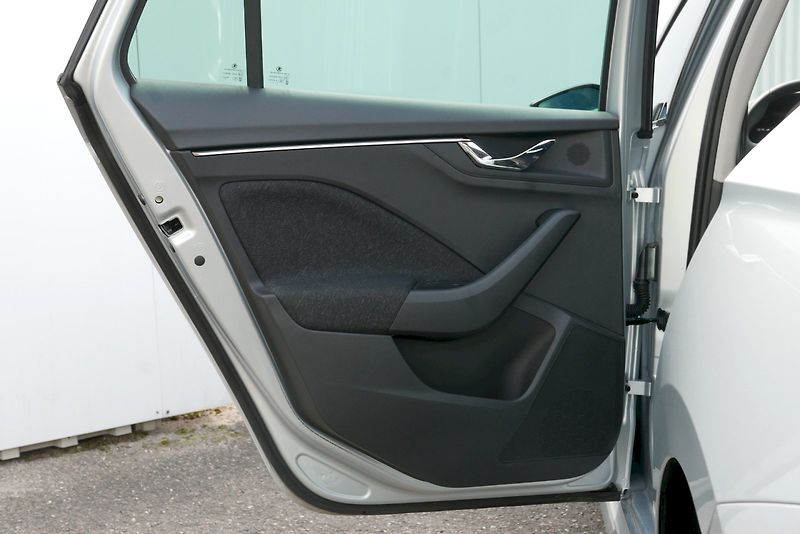 Škoda Kamiq (2025) 1.0 TSI 85 kW DSG 7° TOP Selec - fotka 20 z 27