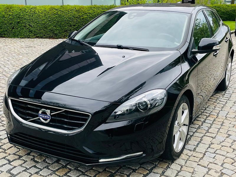Volvo V40 2.0D3 5VÁLEC MANUÁL 1MAJITEL - fotka 3 z 41