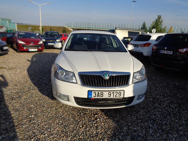 Škoda Octavia 2,0 TDI - fotka 2 z 12