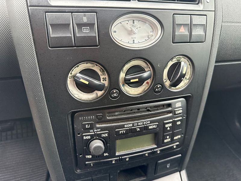 Ford Mondeo (2002) - fotka 22 z 33
